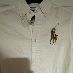 Stunning polo button down shirt, perfect for casual wear
